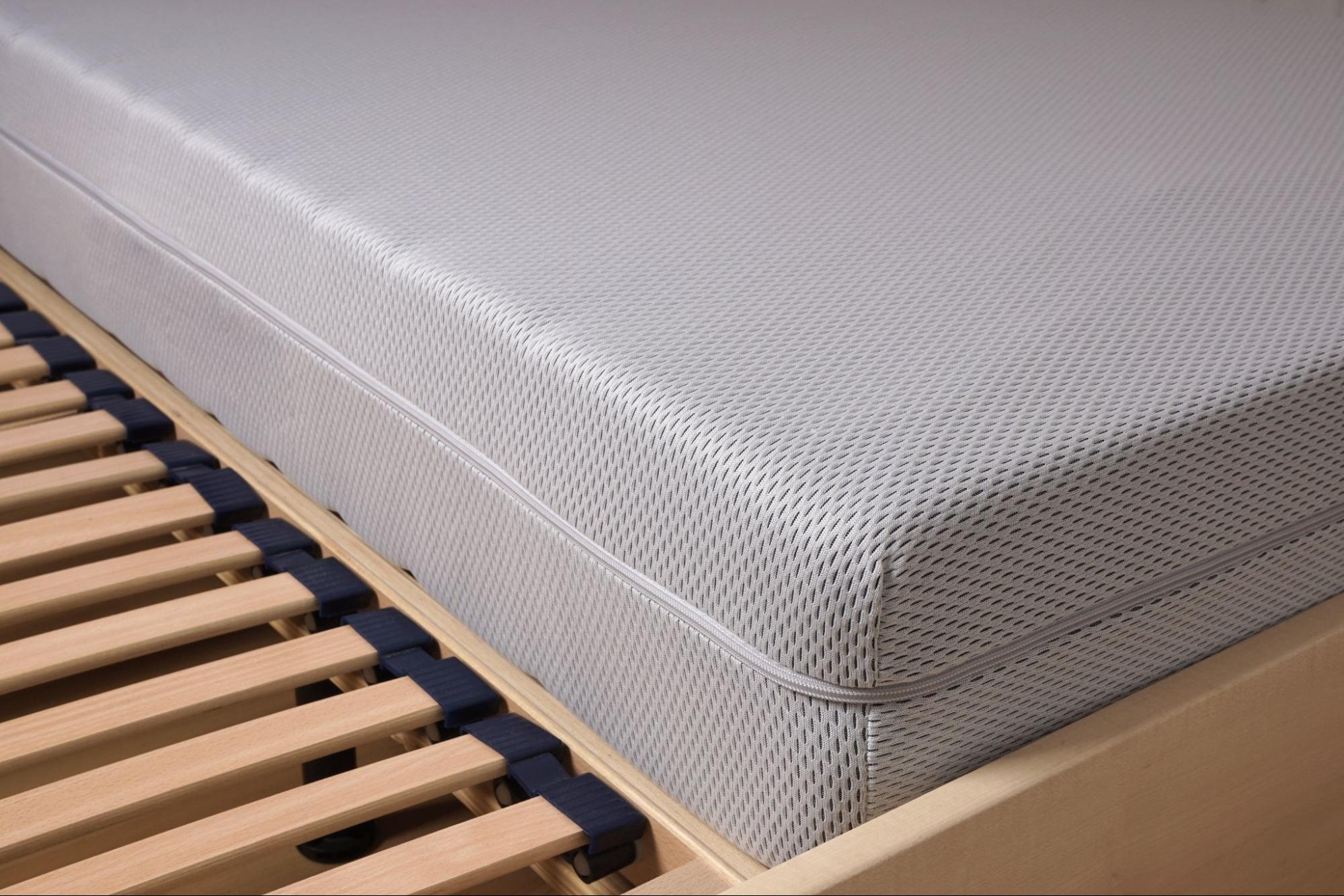 foam vs spring  mattress 