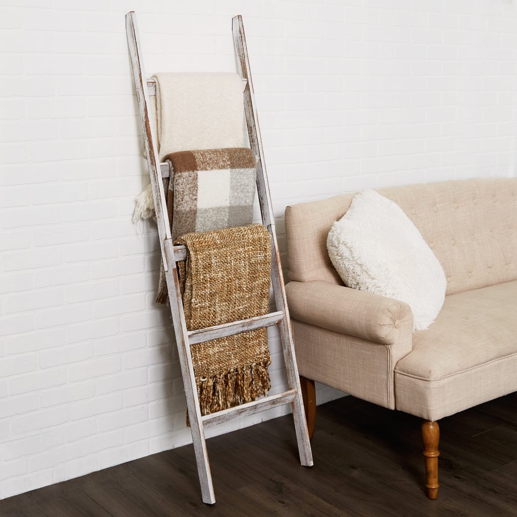 blanket ladder diy 