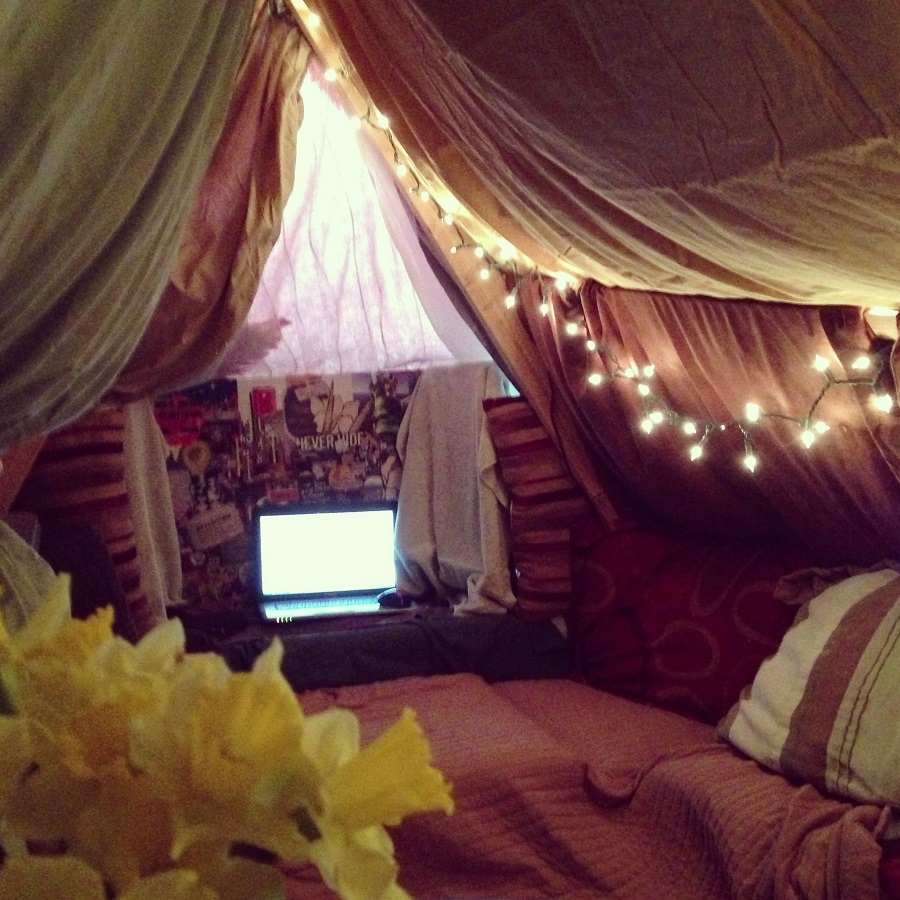 bedroom blanket fort